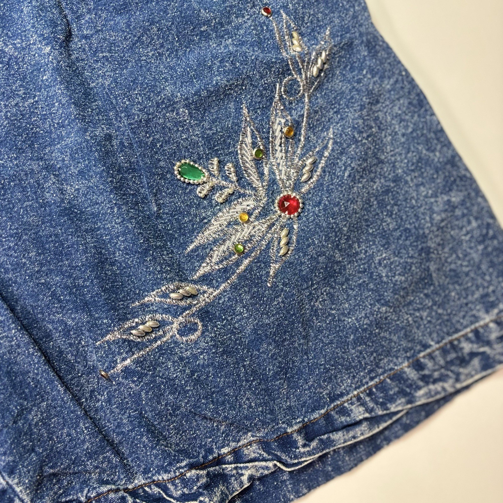 Vintage 80s Size L Pretty Bleu Womens Blue Acid Wash Beaded Embellished Shorts