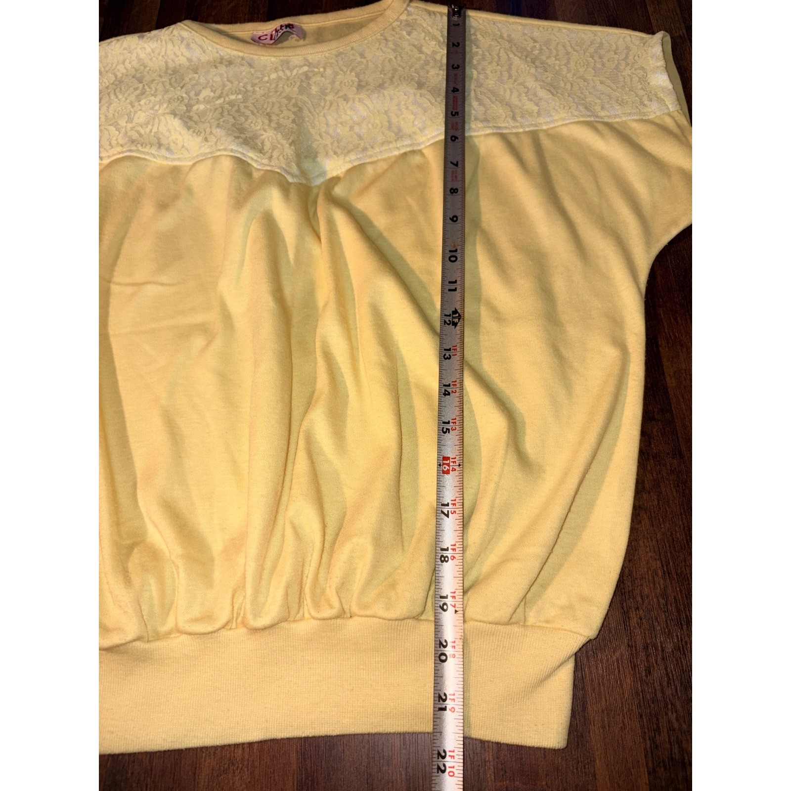 Vintage Club USA Yellow Lace Yoke Dolman Sleeve Banded Hem Top Womens Tag Worn