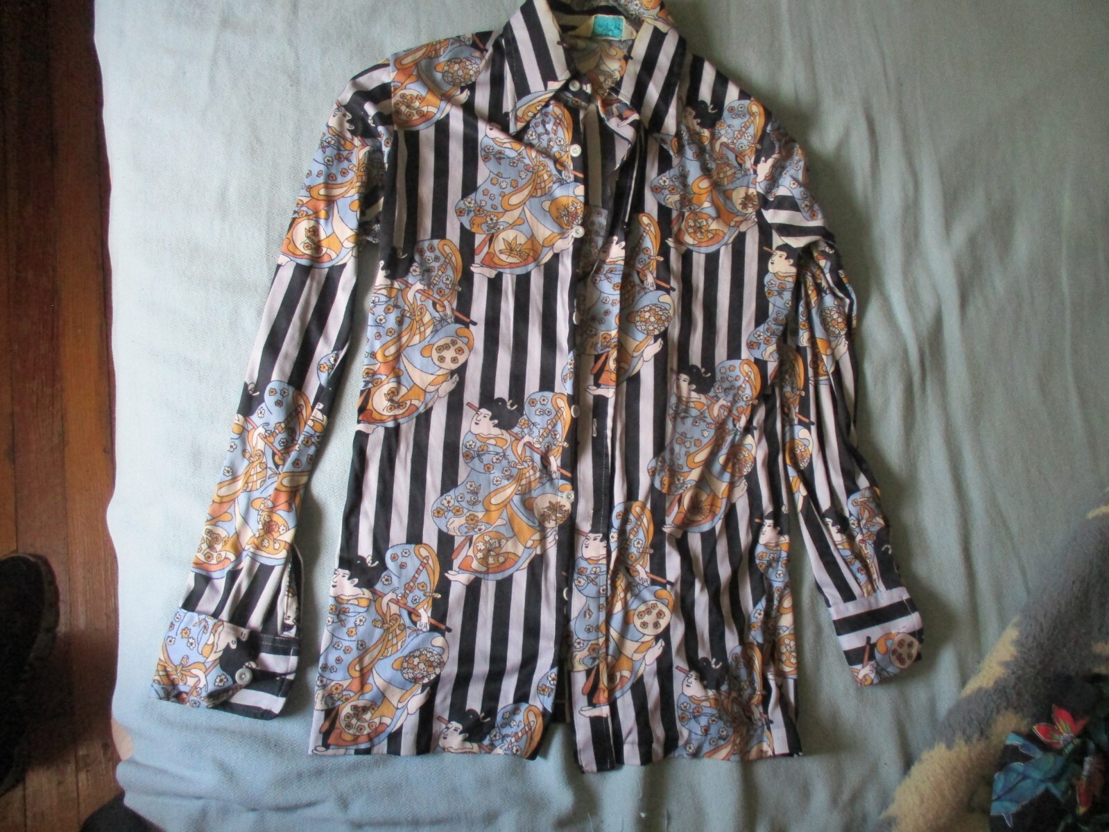 Vintage 1970’s Huk-A-Poo 100% Nylon Disco Style Shirt, Sz Sm/M