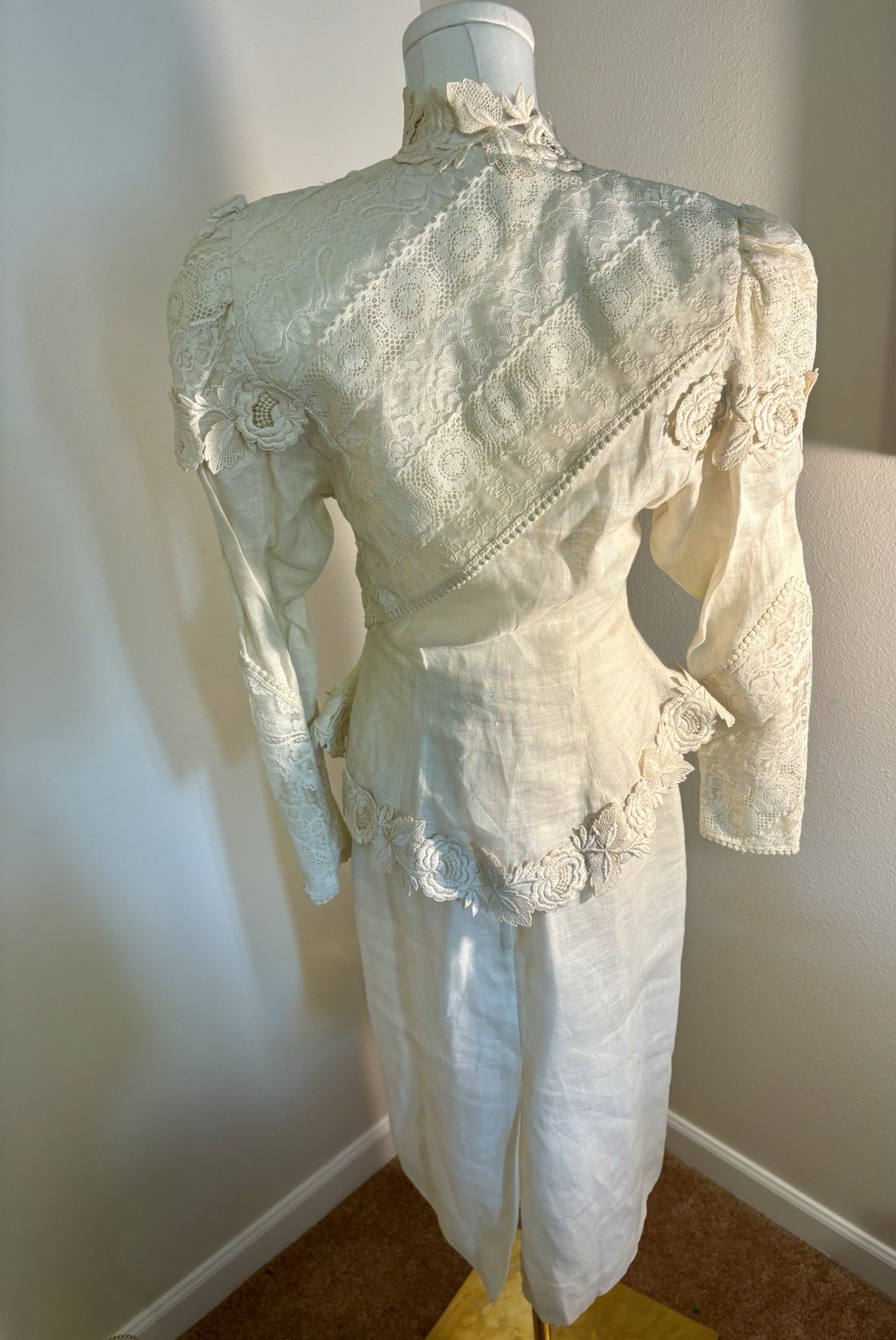 Beautiful Victorian Styled Lorrie Kabala Size 4 100% Imported Irish Linen 2 Pc
