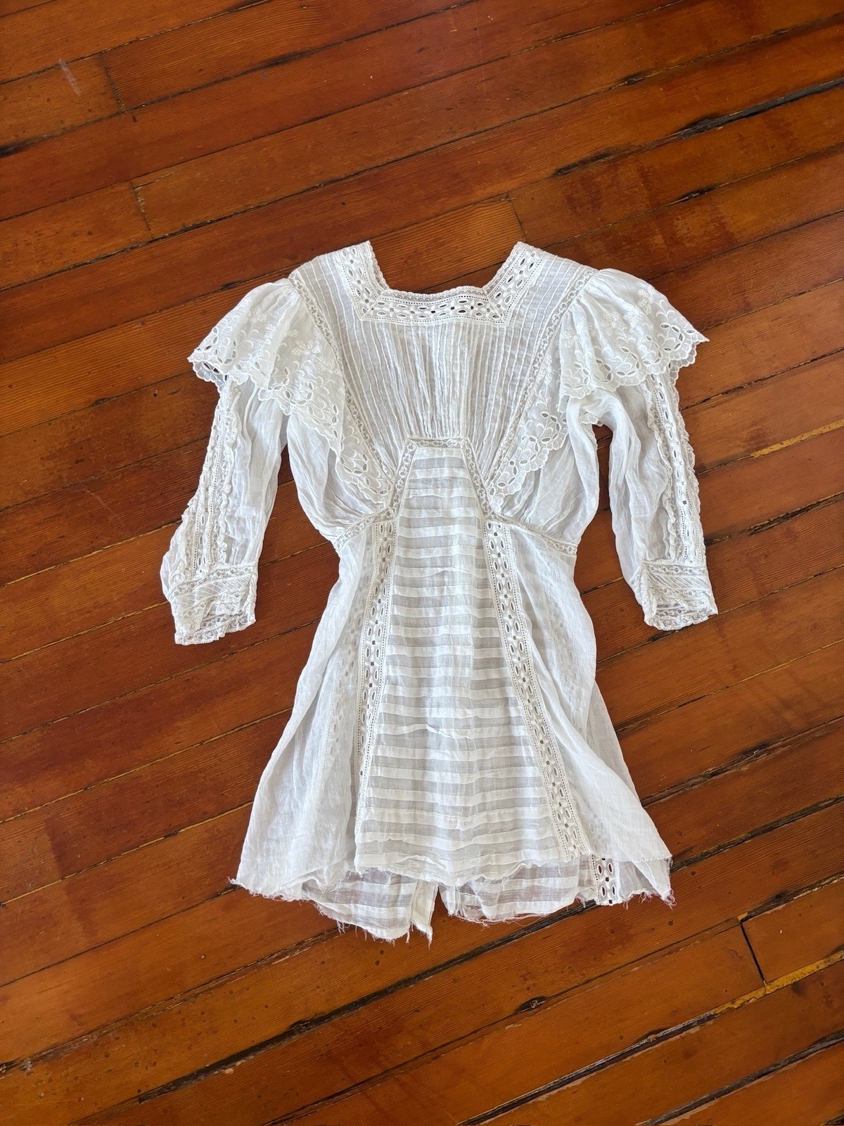 Antique Edwardian Early 1900s Cotton Voile/Embroidered Eyelet Lace Blouse