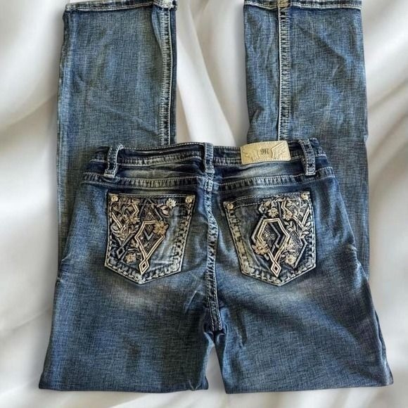 Miss Me mid wash low-rise Y2K vintage rhinestone denim jeans grunge country