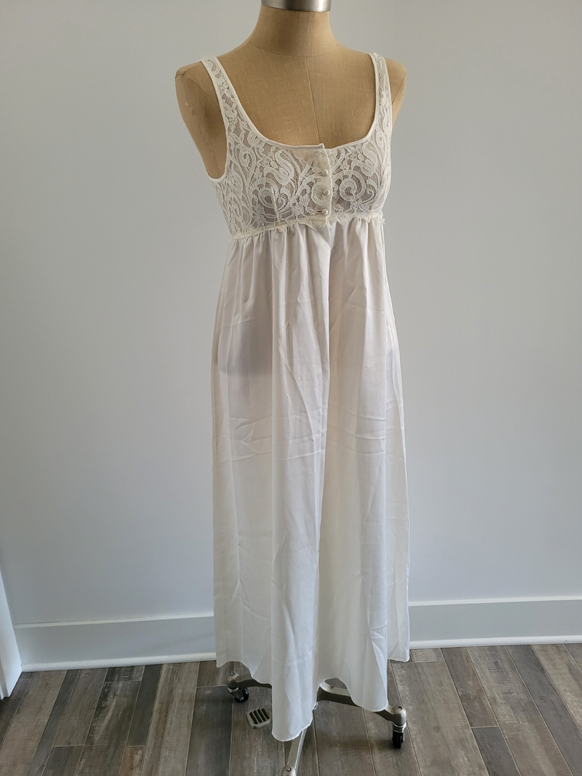 Vintage Juli of Slumbertogs Ivory Nightgown w Lace L Large Made In USA