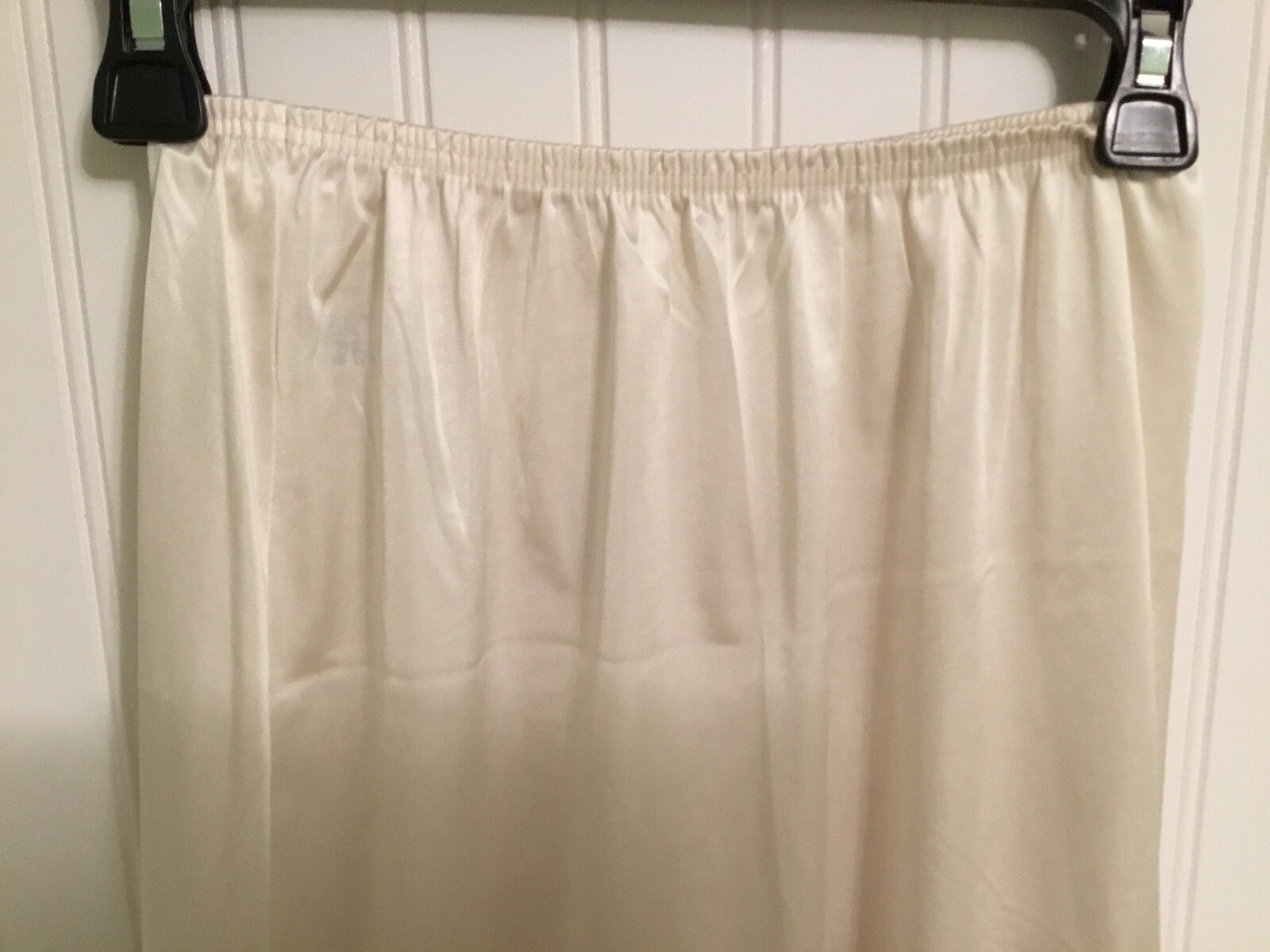 VINTAGE HALF SLIP – BODY LITES FOR JC PENNEY – SIZE Small – Scalloped LACE HEM