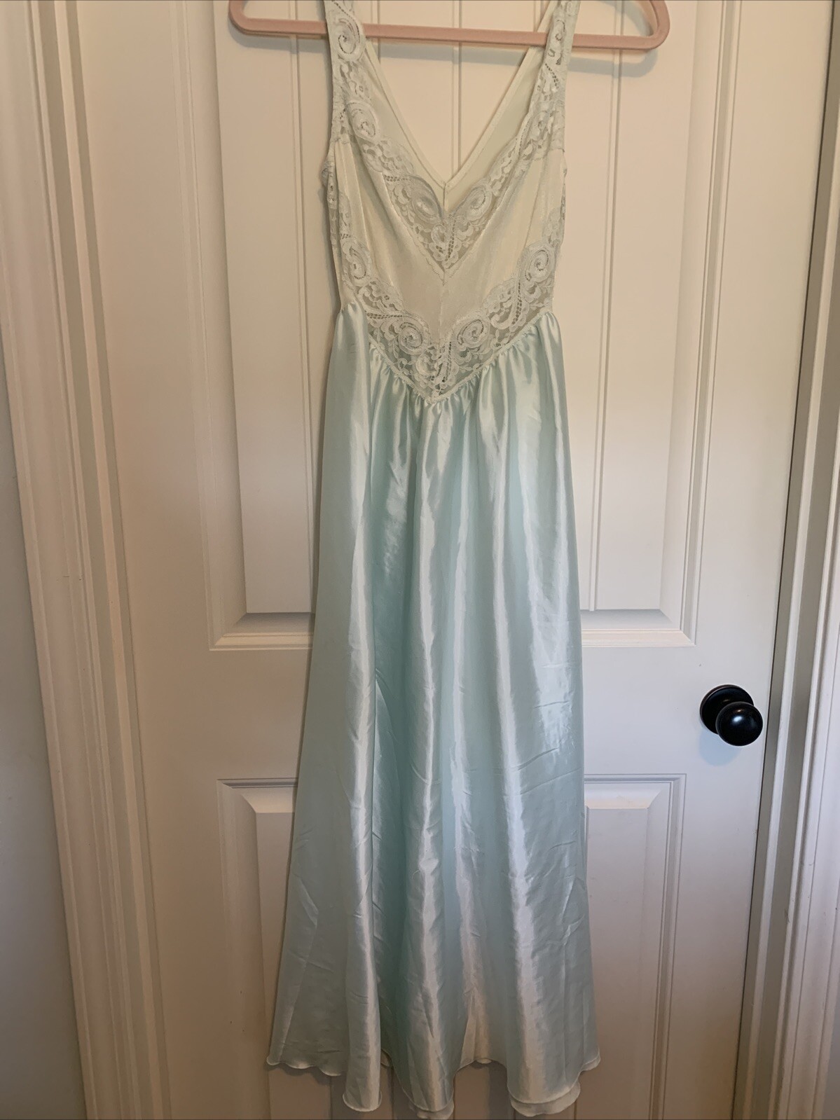 Vintage Nightgown Off White And Pale Pale Blue No Tag Size Small Beautiful