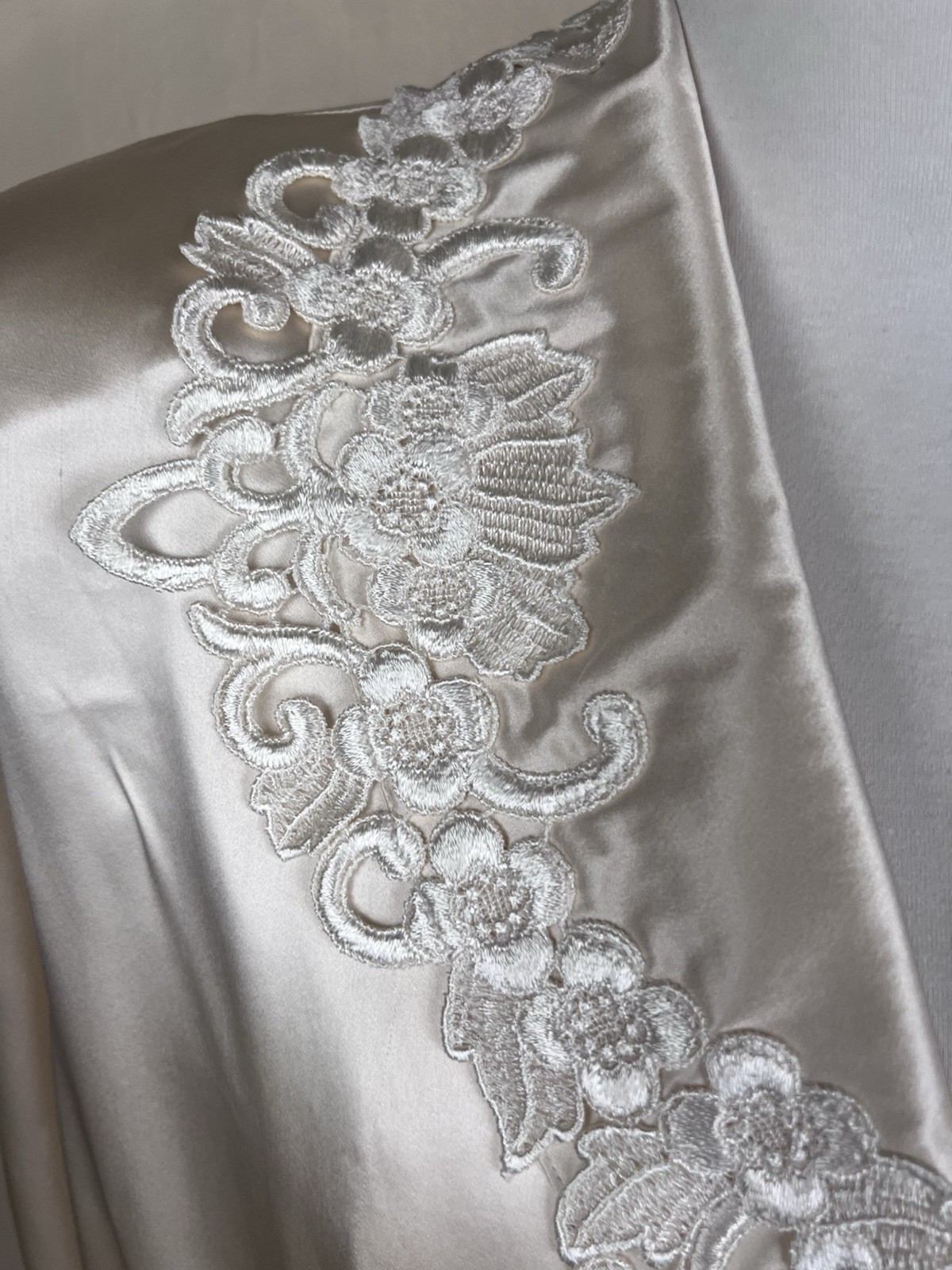 VTG 90’s Nilani Silk Blouse Embroidered Collar Buttons Petite 12 Ivory White