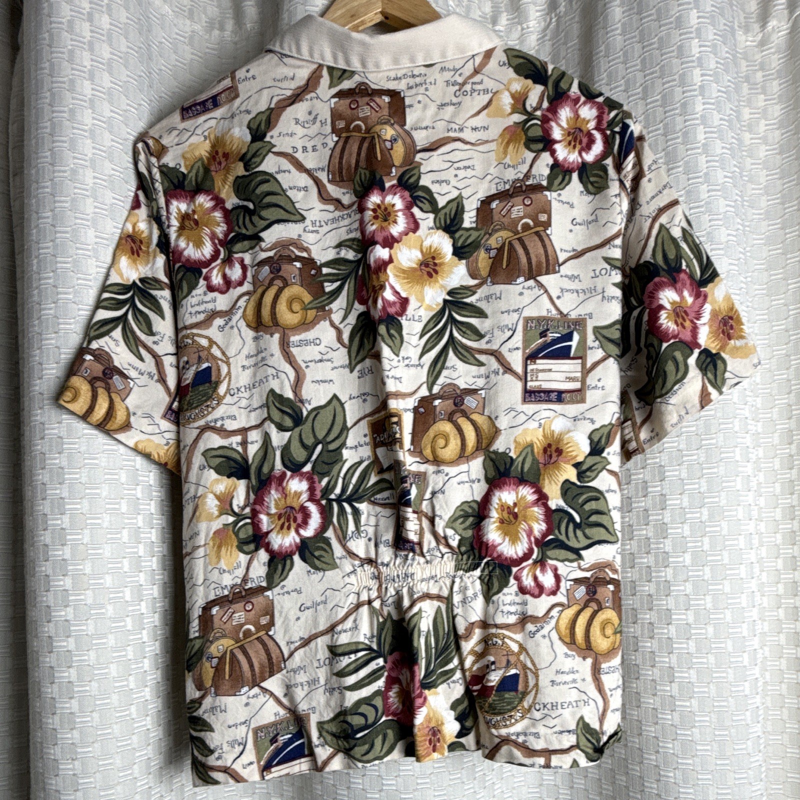 Vintage Teddi Women’s Novelty Map Travel Print Camp Shirt Rayon Hawaiian Blouse