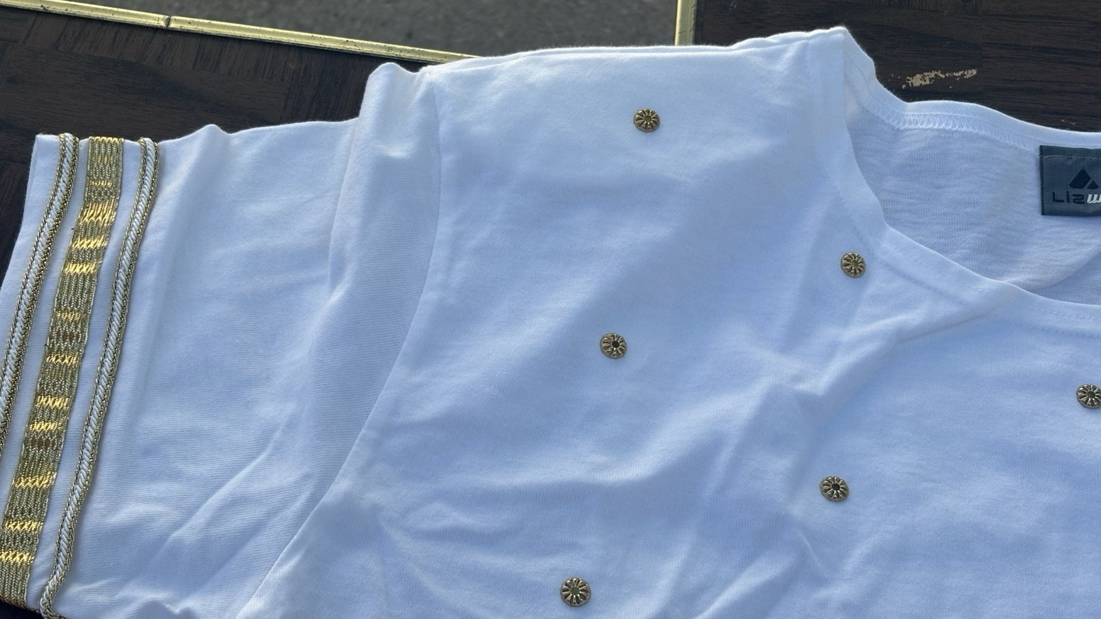 VTG Liz Claiborne Short Sleeve Top Gold Rivets 100% Cotton Coastal Grandmother