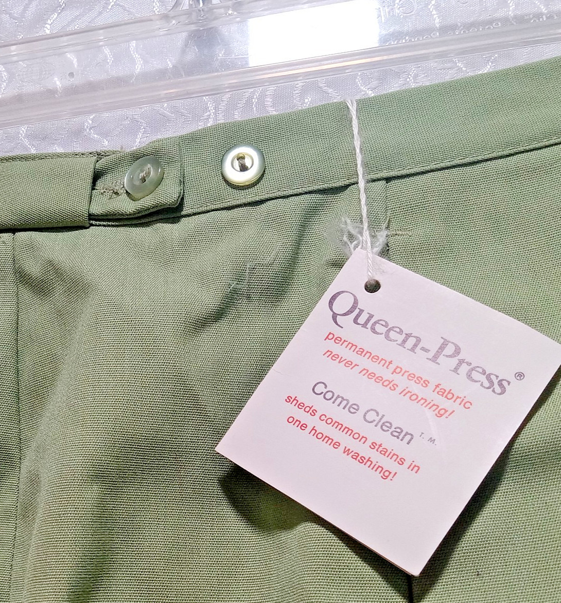 70s Queen Casuals Bermuda Shorts NWT Sage Green Clam Digger Knee Pants Capri 18