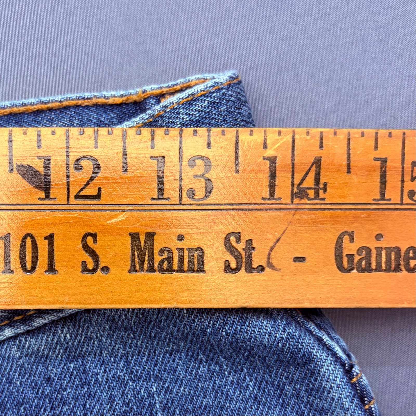 Vintage Levi’s 512 Women’s Slim Fit Size 10 Tapered Leg Medium Wash Blue Jeans