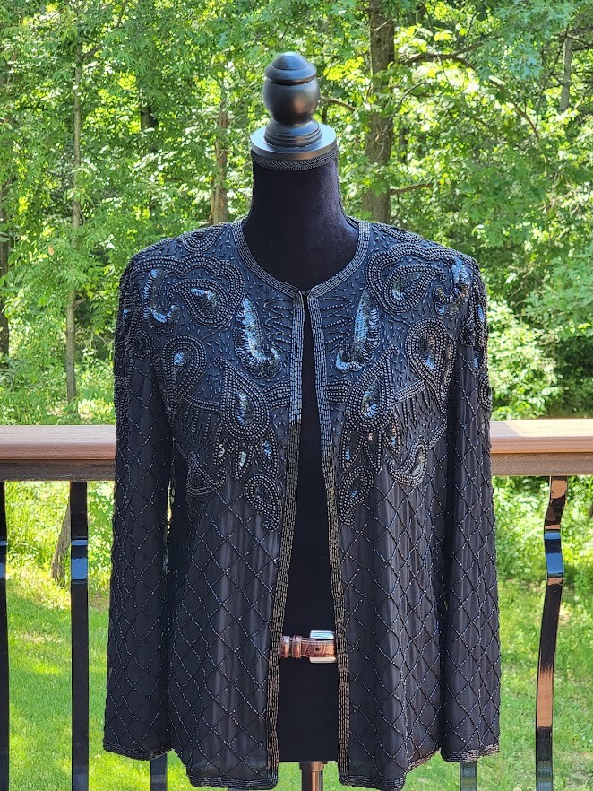 VTG WOMEN’S PAPELL BOTIQUE BLACK BEADED AND SEQUIN OPEN JACKET (PM) – BEAUTIFUL