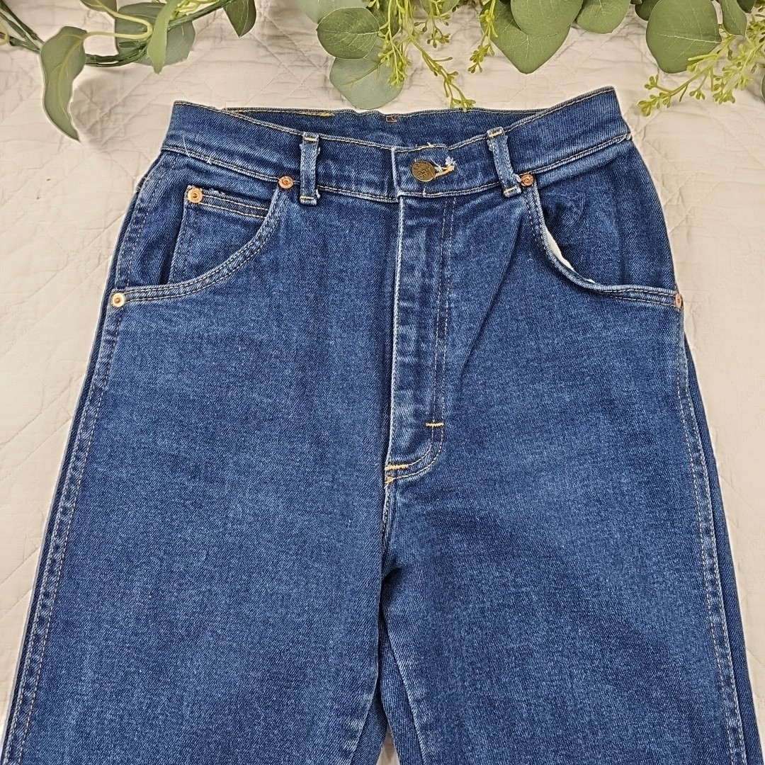 VTG Lee Riders Women’s Blue Denim Straight Leg Jeans VTG Size 10 (12 3/4″) Flat