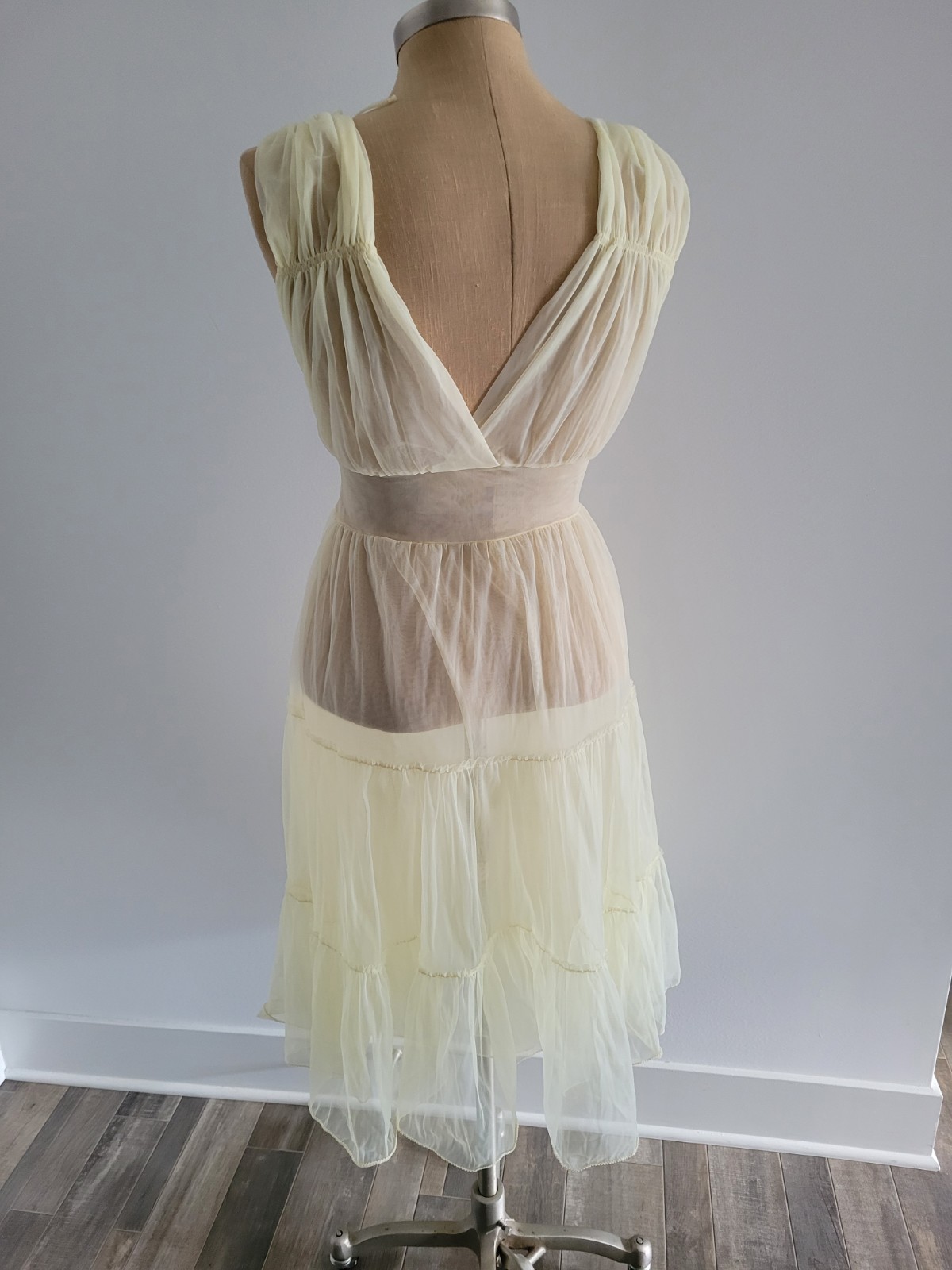 Vintage Amourelle Peignoir Set Babydoll Sheer Yellow Chiffon Nightgown Robe S