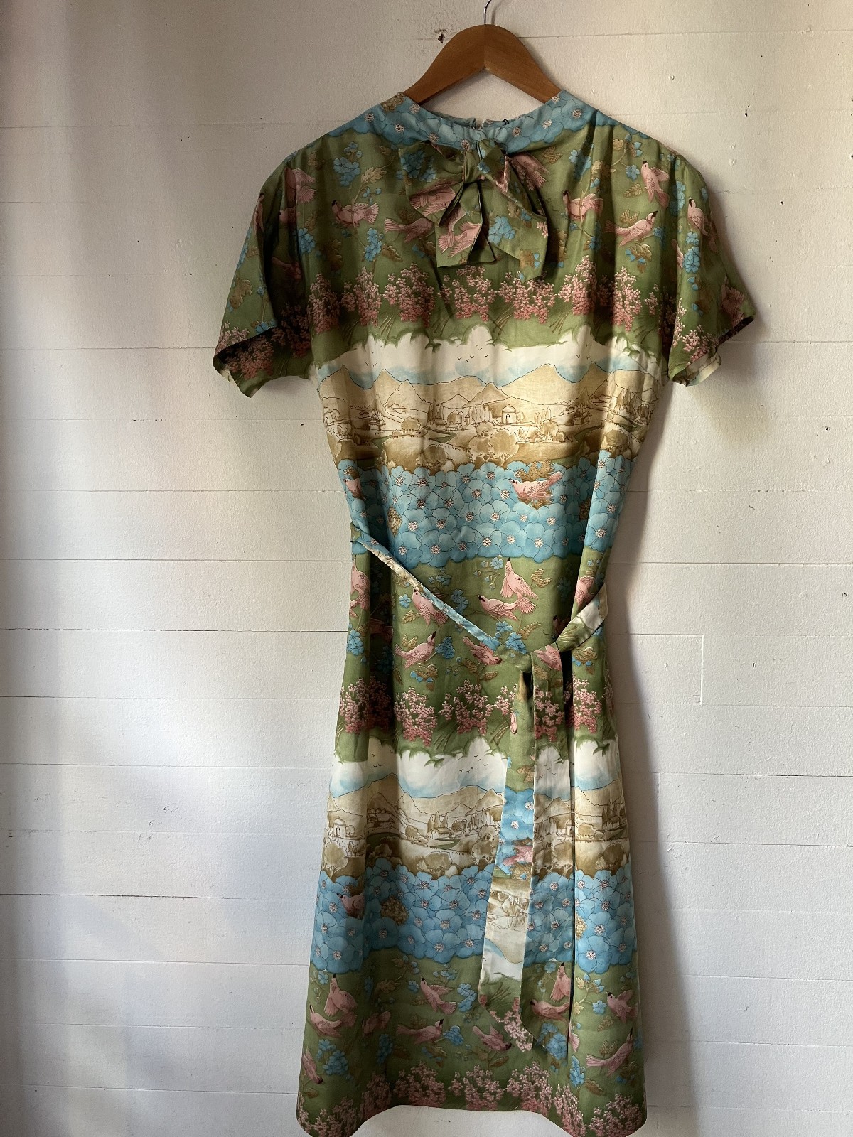 1960s shift dress novelty print polished cotton 42x40x41 AR FL
