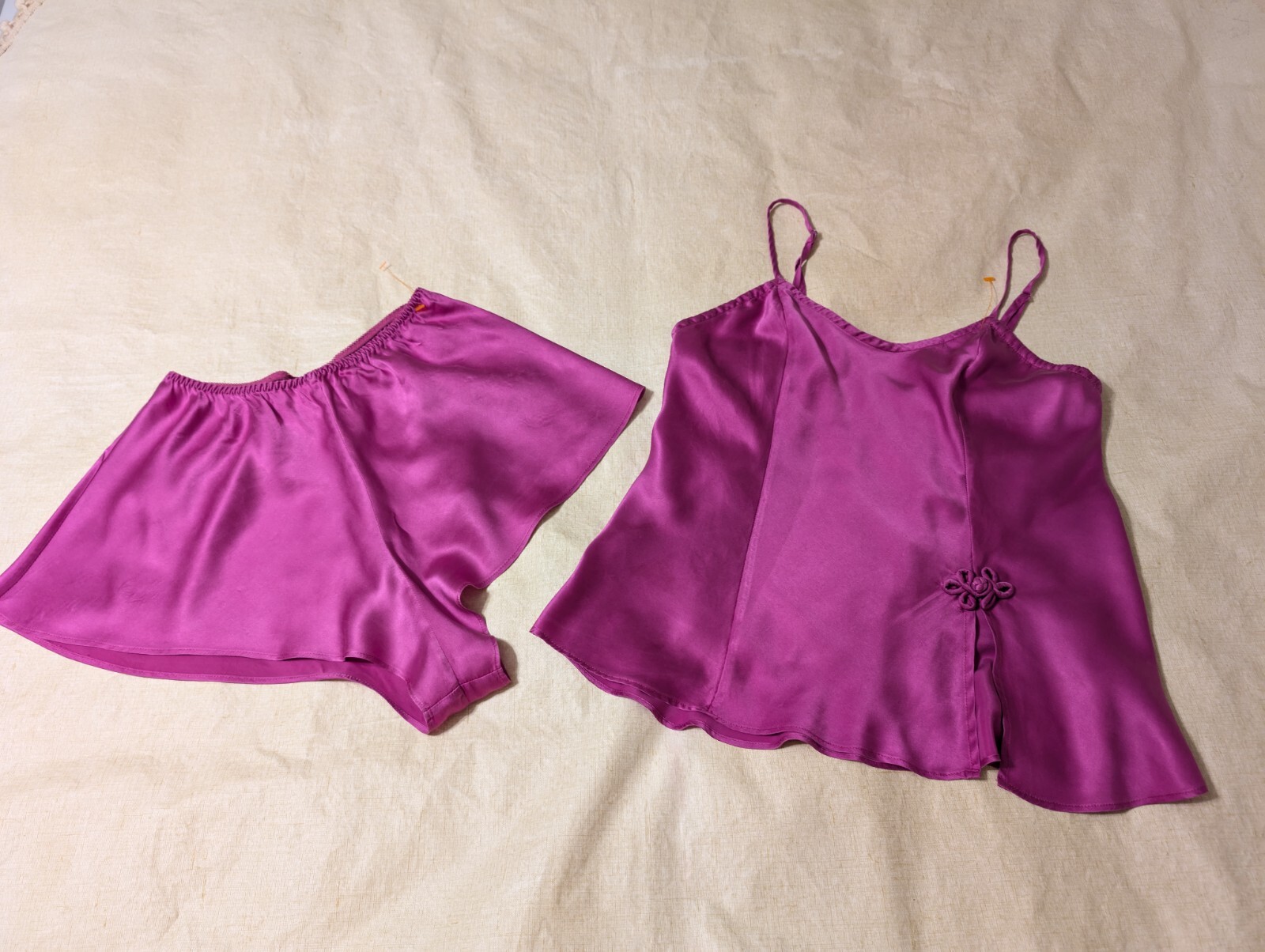 Vtg VICTORIA’S SECRET 100% Silk Fuchsia Pink Cami & Tap Panties Gold Label Sz S