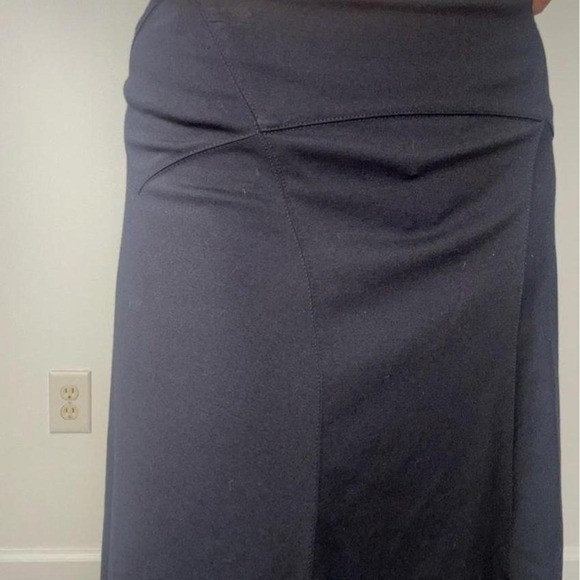 vintage chic low rise black hem midi skirt