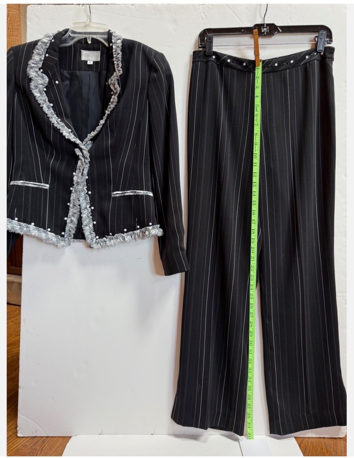 Vintage Y2K early 2000s women’s Alberto Makali suit black & white