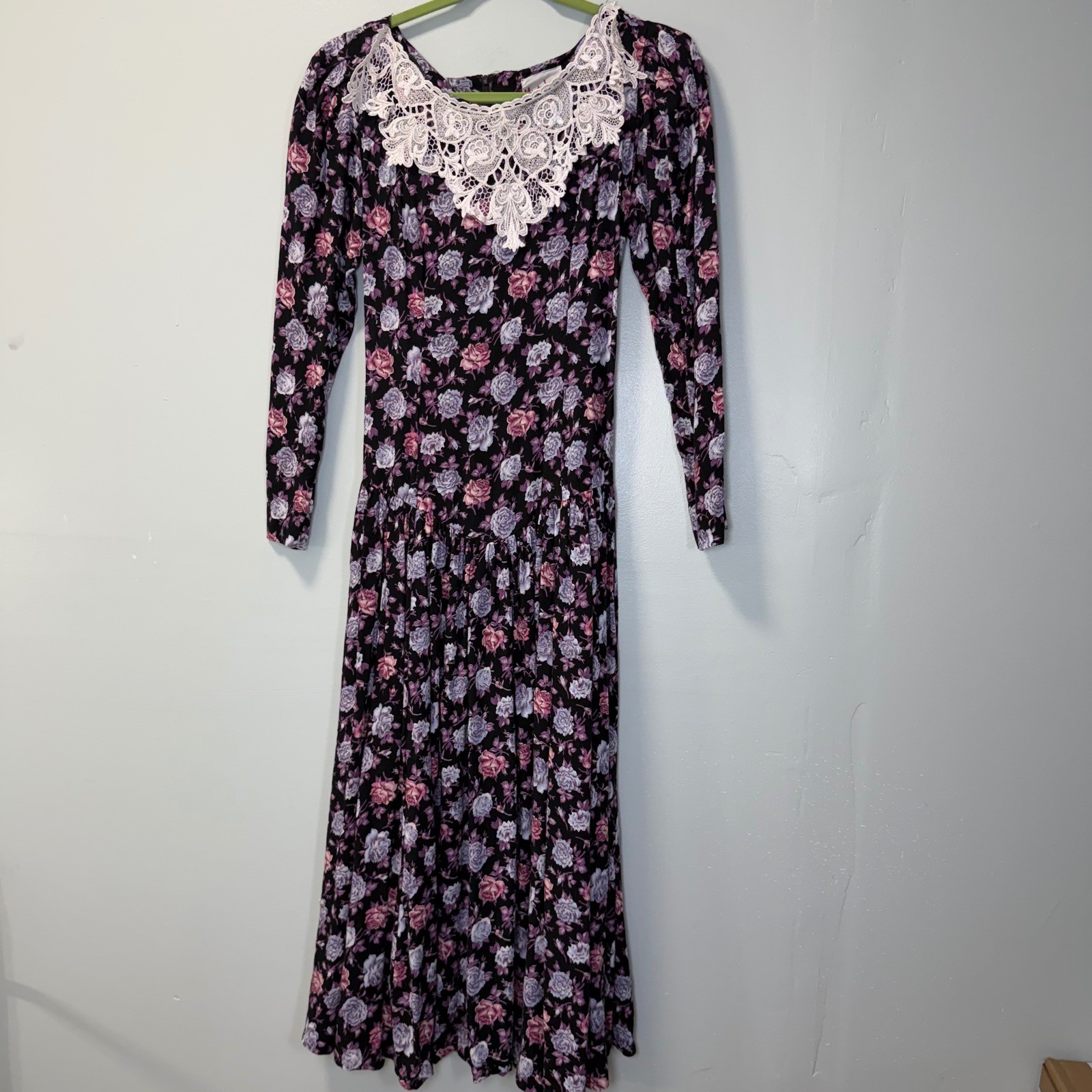 Vintage Misty Lane Floral Lace Collar Dress Long Sleeve Midi Black Purple 3/4