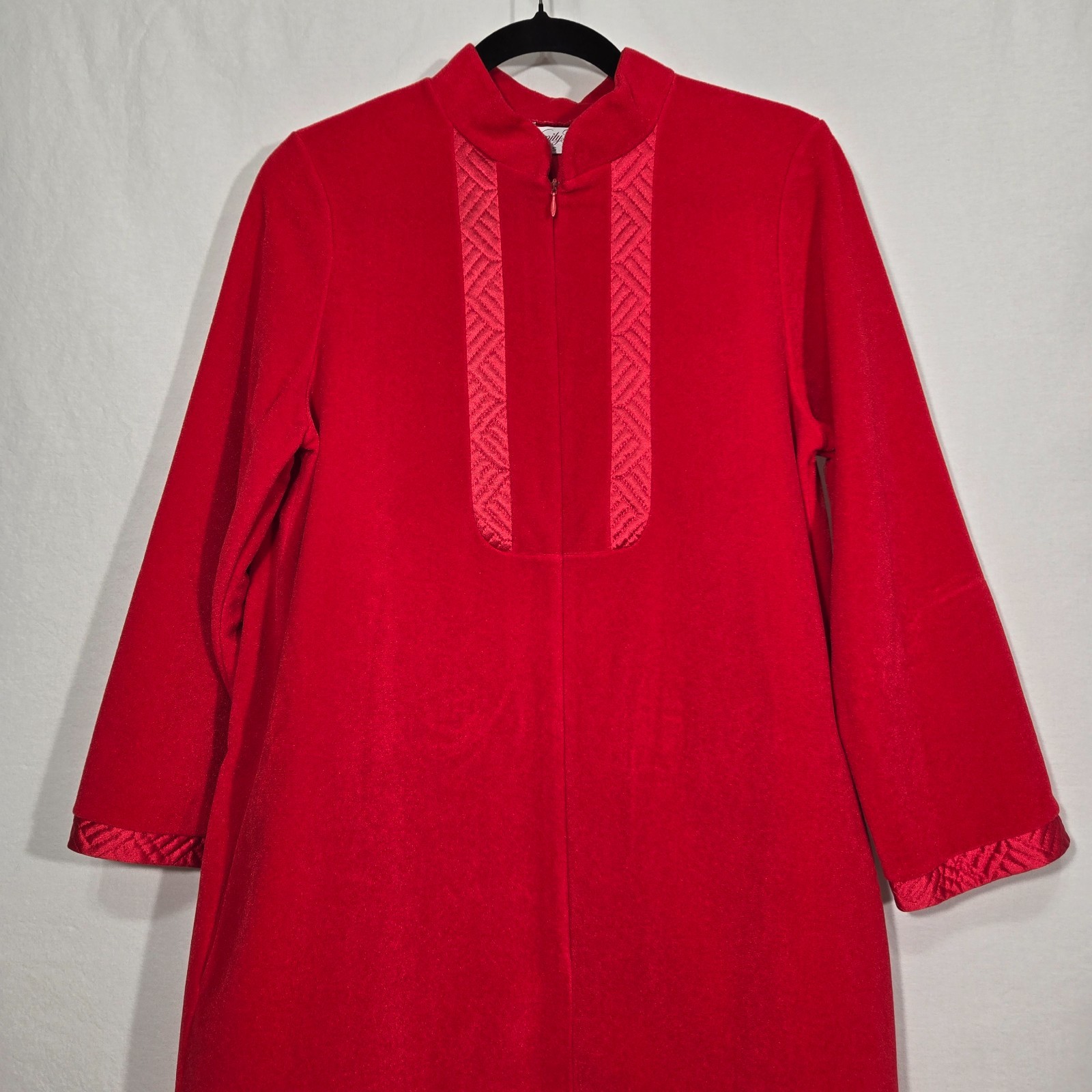 U.S.A. Vintage VANITY FAIR Red VELVET Satin Trim Mid-Length House Dress Size S.