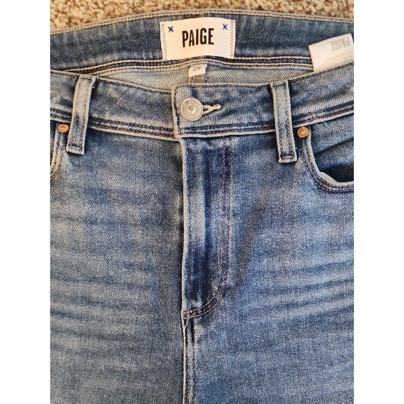 ☀️Anthropologie PAIGE Medium Flare Jeans. 29 Y2K high-waisted FREY Hem Soft ✨️