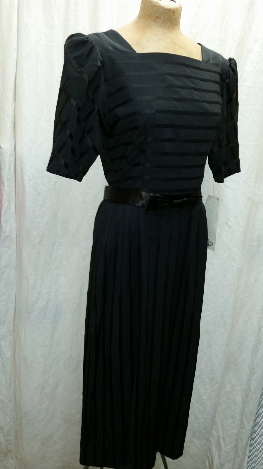 Vintage 1970’s Black Rayon Poly Day Dress by Lanz Originals Size Medium NWT