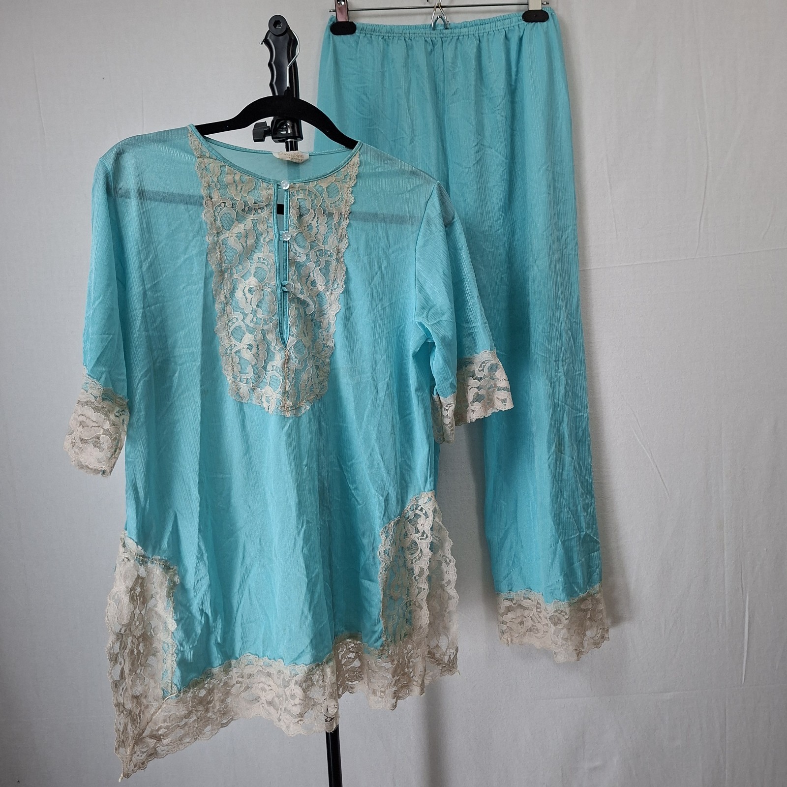 Vintage 1970s Pajama Set Spring Blue Lace Trim Women’s Medium Made in USA