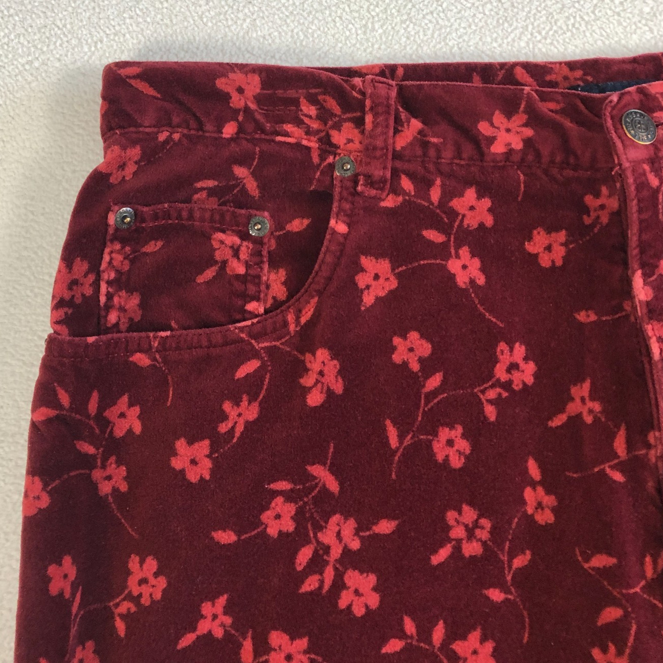 Bill Blass Burgundy Floral Velvet pants Vintage 1990s easy fit Size 16 Waist 34″