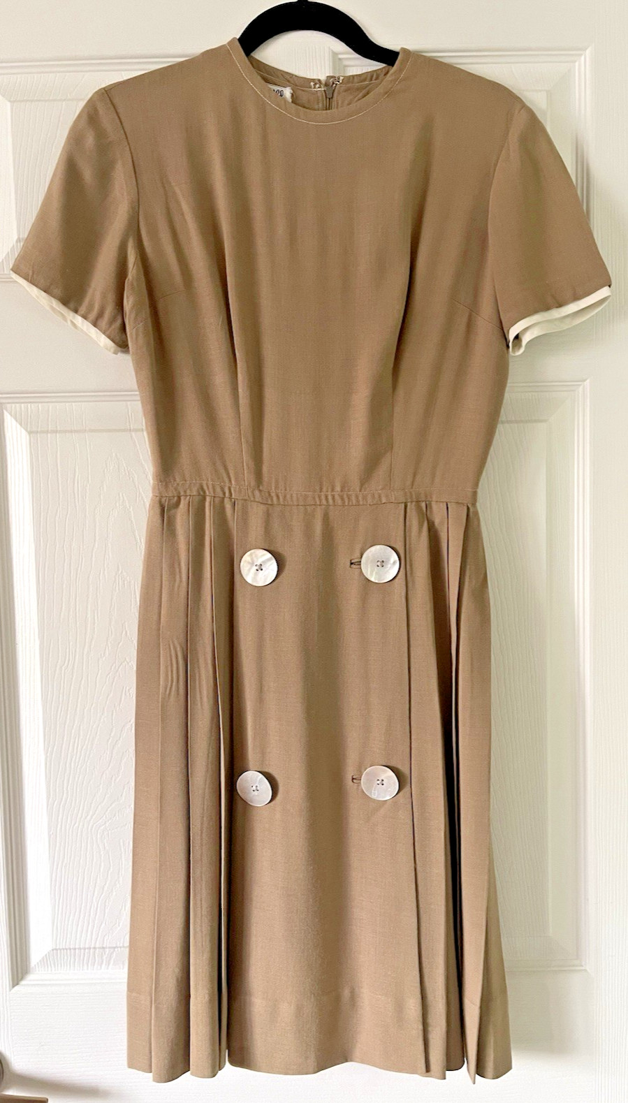 Vintage 1960s Youth Guild Of NY Tan Pleated Short Sleeve Dress Small