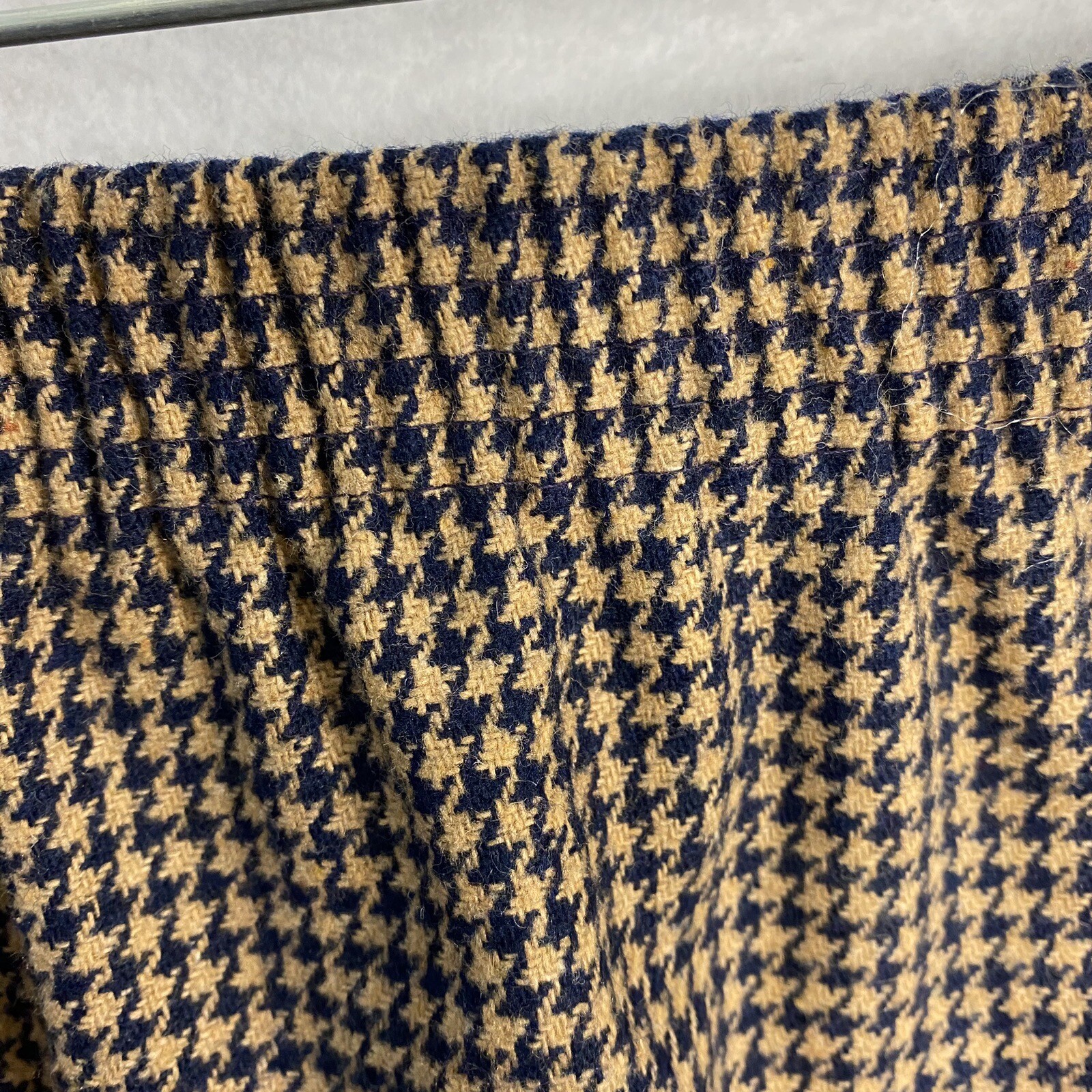 VTG Armondio Wool Blend Houndstooth Skirt Pockets 13 – 14 Brown Elastic USA 28