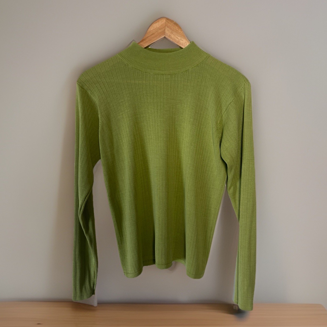 Vintage 80s 90s Size Sm 100% Silk Ribbed Knitwear Lime Sweater Stephanie Andrews