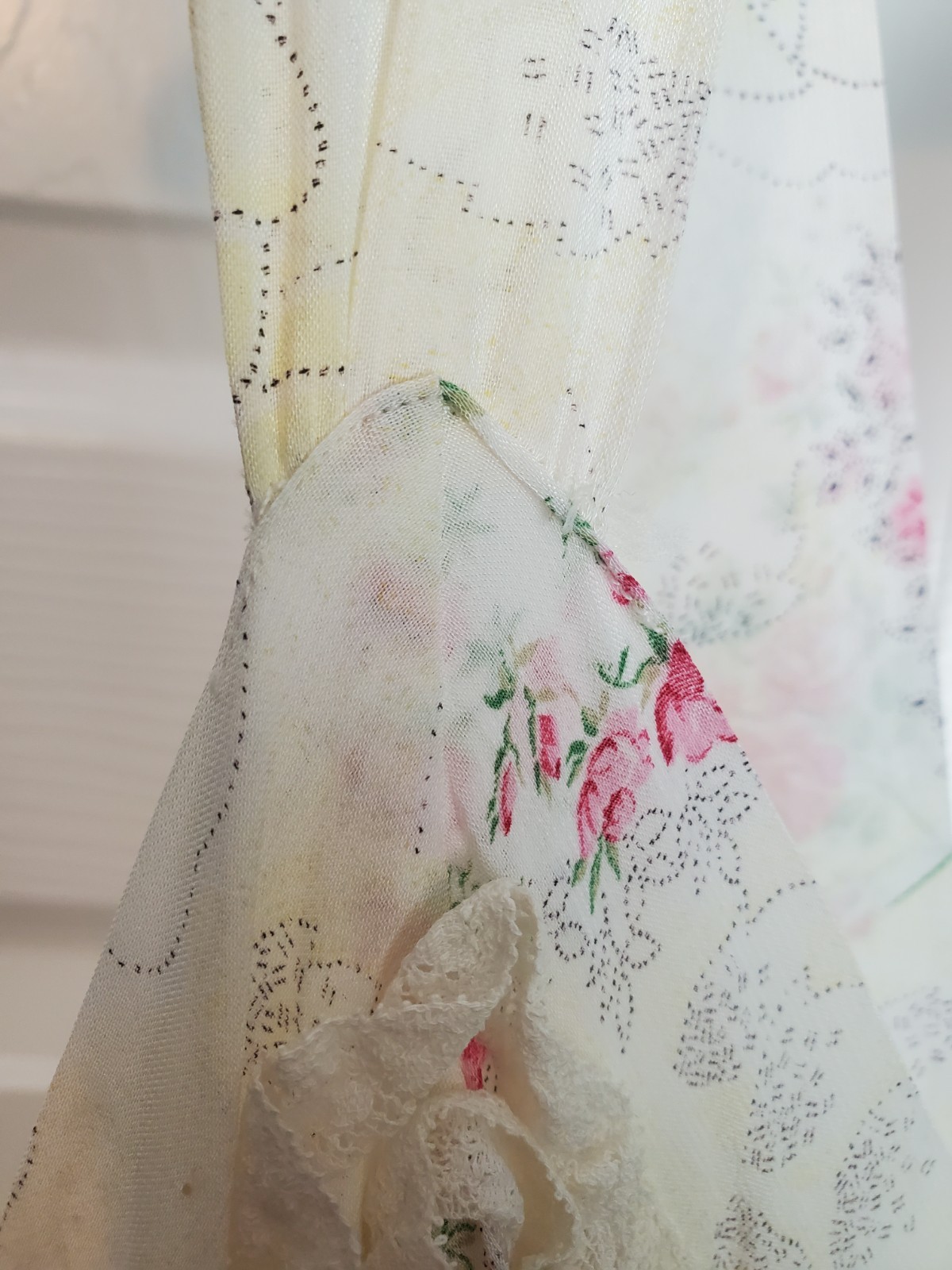 Vintage Trousseaux by Terris Floral Chiffon Gown & Robe Set Lace Empire Waist