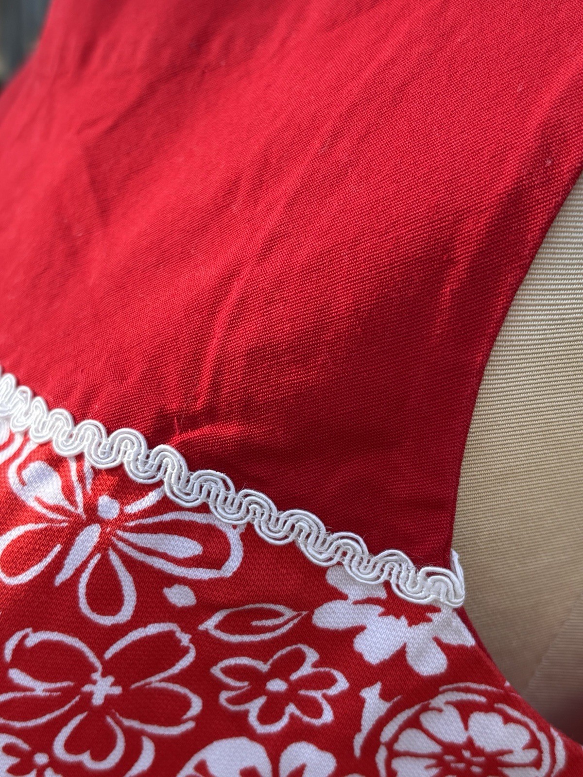VTG Mod 60s Go Go Red Mini Dress Handmade Size XL 36x42x44″ Floral 30″L