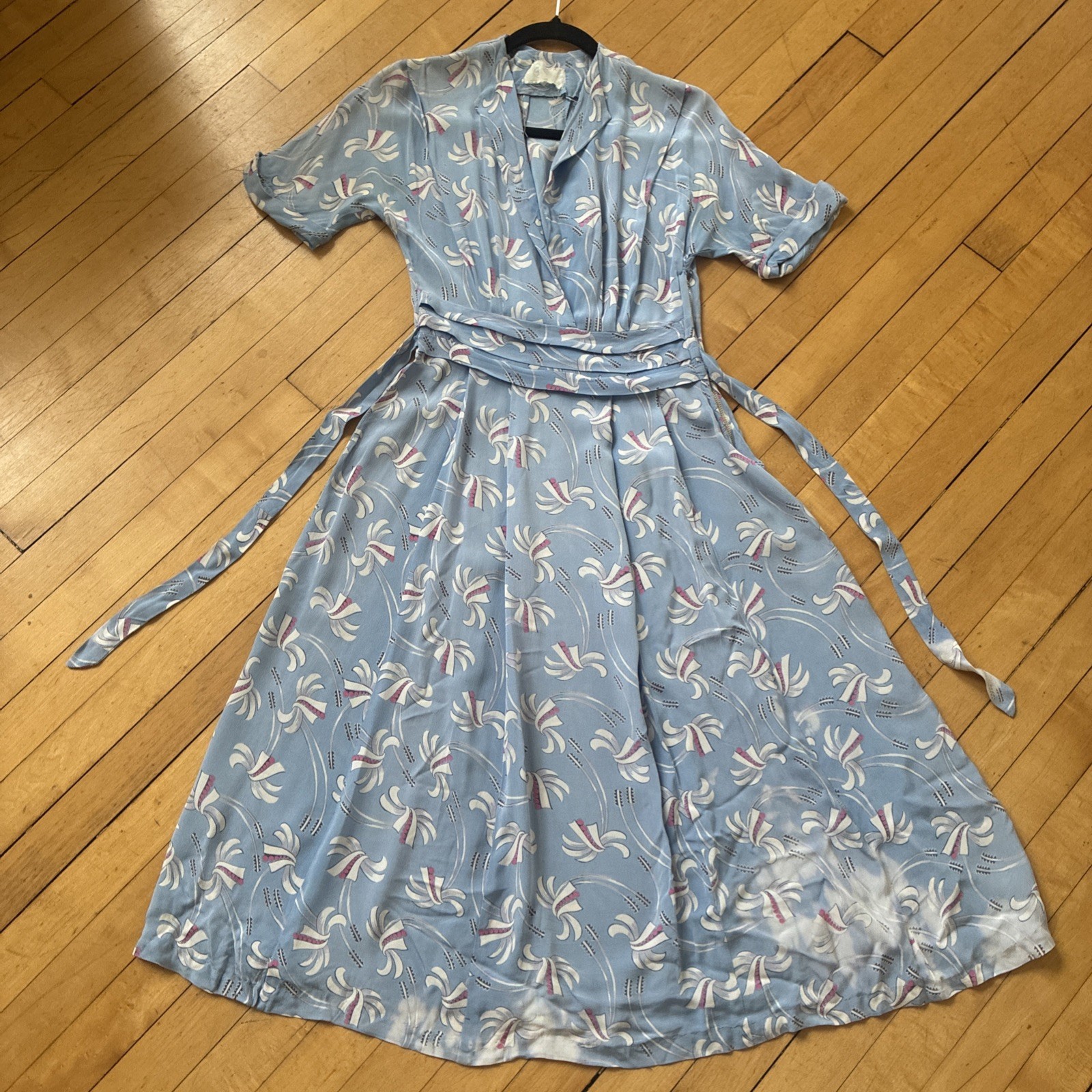 Vintage 1940’s Blue Deco Patterned Crepe Dress Gio Model 27″ waist AS IS