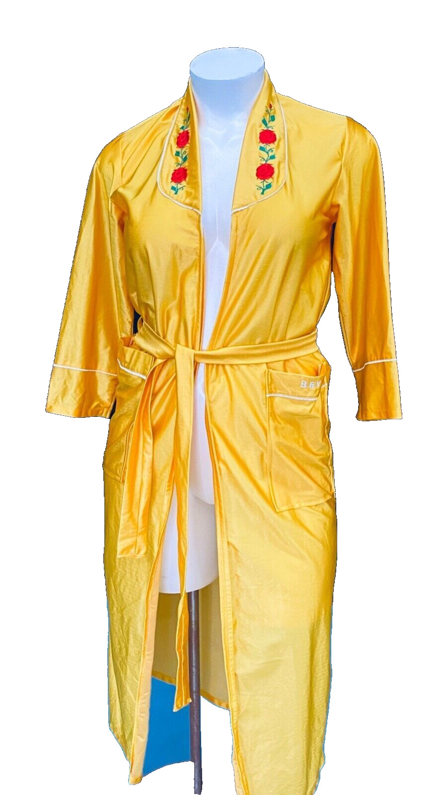 Vintage 1960s 1970s yellow robe red rose floral embroidered gold Bev Beverly