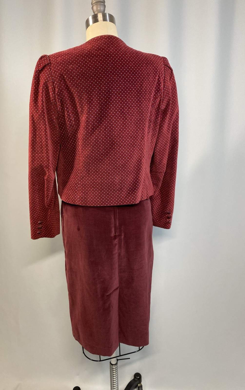 Vintage Skirt Suit Women’s SIZE EXTRA SMAL XS 5 red velvet 70s 80s VINO DE CASA
