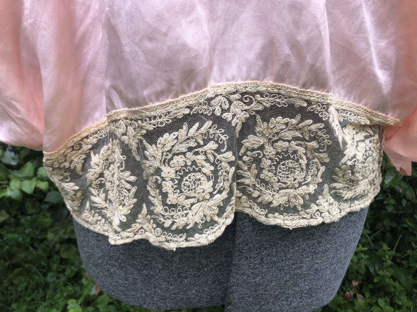 Vintage Antique 1920’s Art Deco Shell Pink Dressing Jacket Brussels Lace