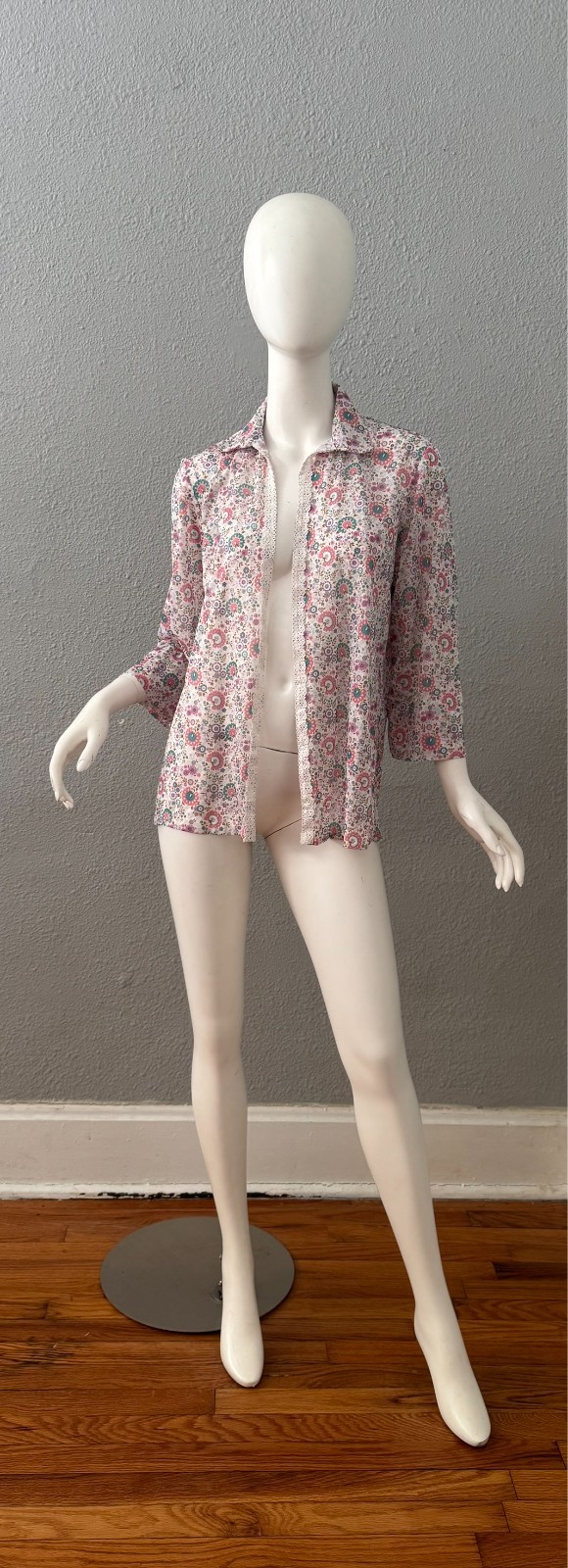 Vintage 70s Boho White Semi Sheer Floral Open Cardigan Jacket Top M