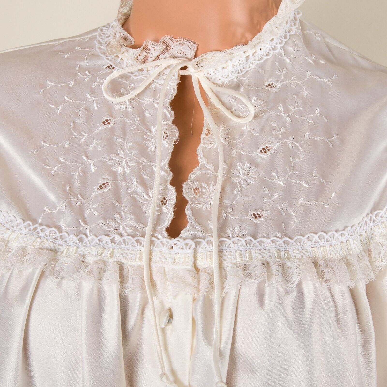 💖 BARBIZON Vintage Pearl Ivory Silky Satin Robe Long Sleeve Embroidered Lace M