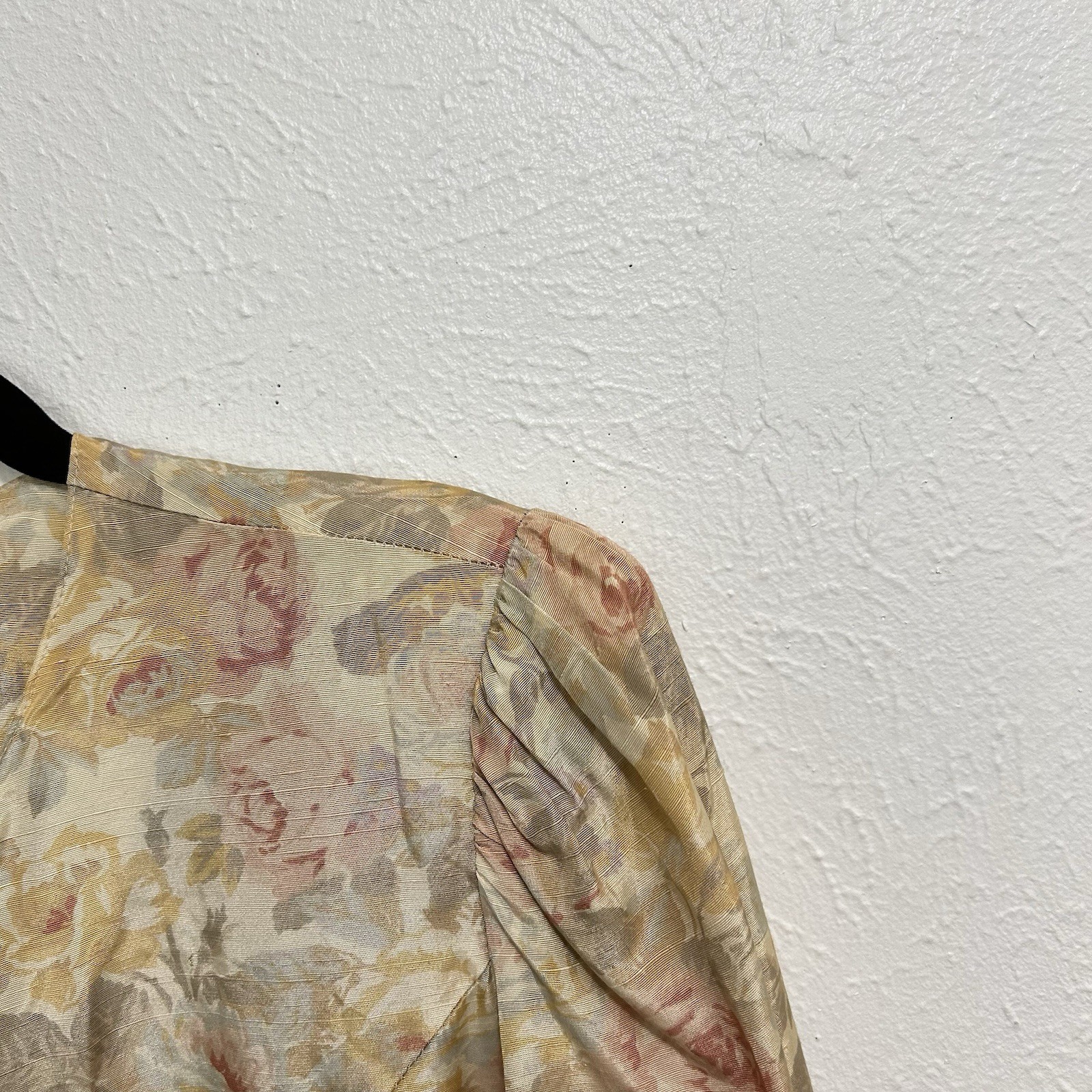 VTG Cream Ruffled Victorian Floral Top Blouse Shirt Size M Cottagecore Pastel