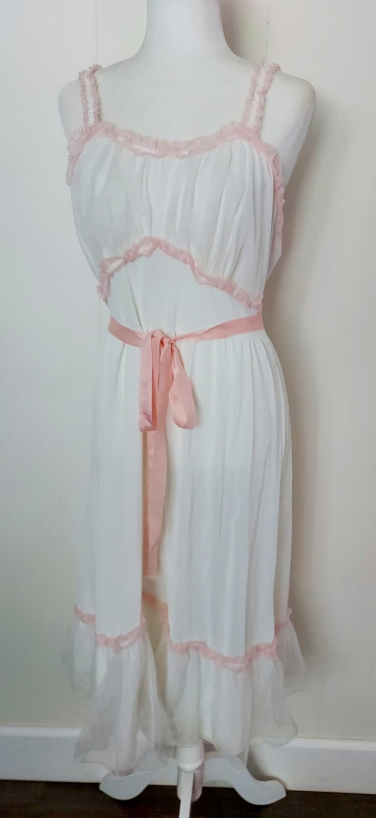 Vintage Laros Women’s Nightgown Dress Shabby Chic White Pink Lace Tulle EUC