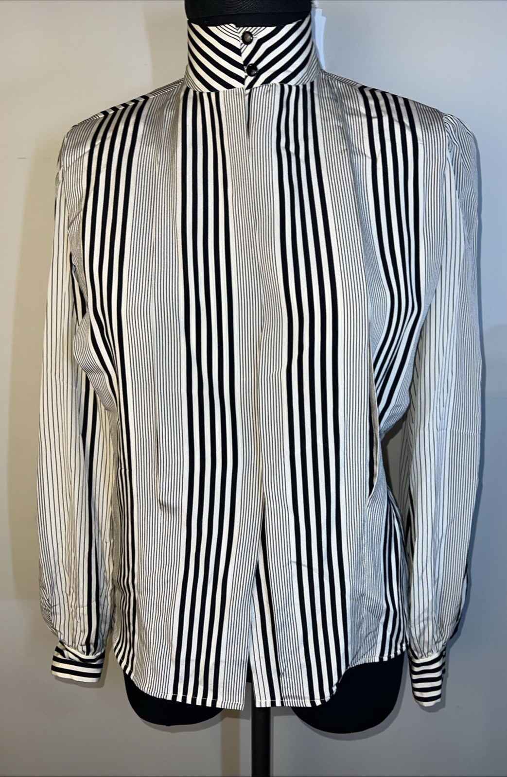 Vintage Limited Edition’s For Her 100% Silk Size 8 Black White Striped Blouse