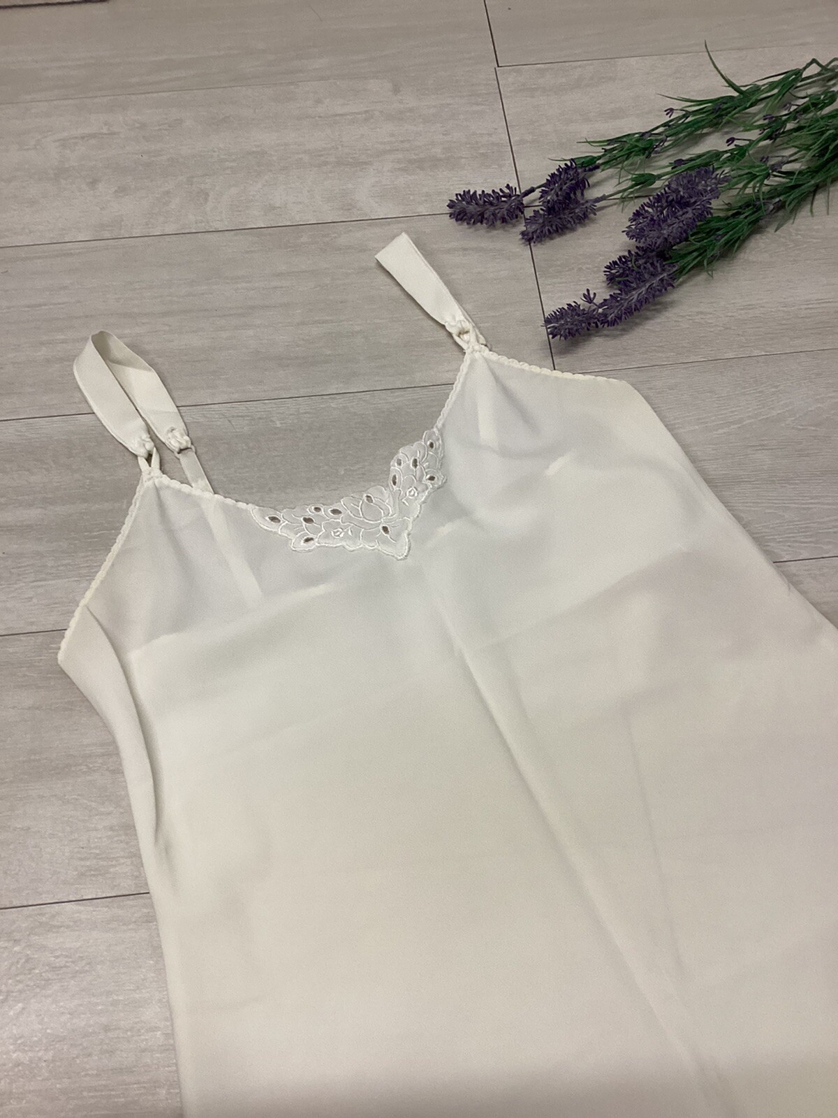 VINTAGE VANITY FAIR LONG IVORY SLIP DRESS STYLE 10-631 SIZE 32 32″/38 CLASSIC US
