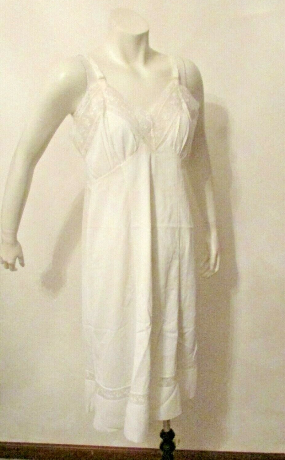 Isis Nylon Tricot Crystal Pleats Lace Full Dress Proportioned Slip 38 USA made
