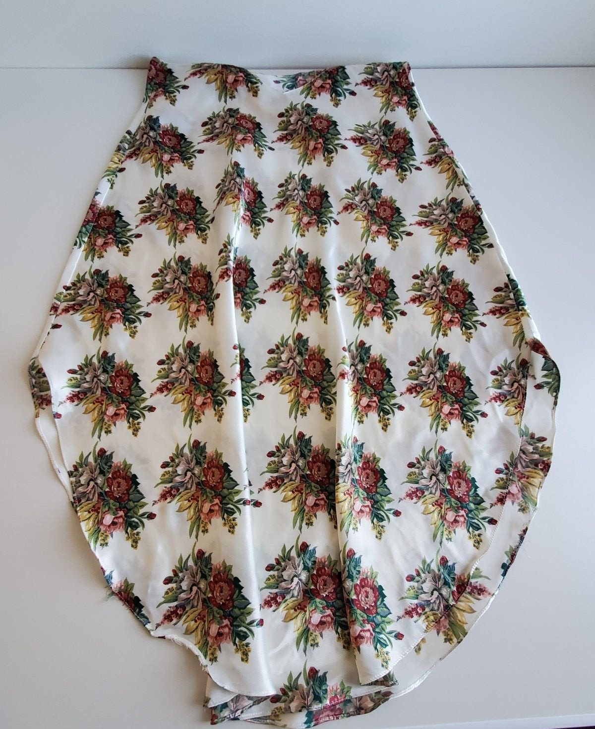 Linda Exclusive for EATON Vintage Satin Nightgown Lingerie Floral Roses AS IS