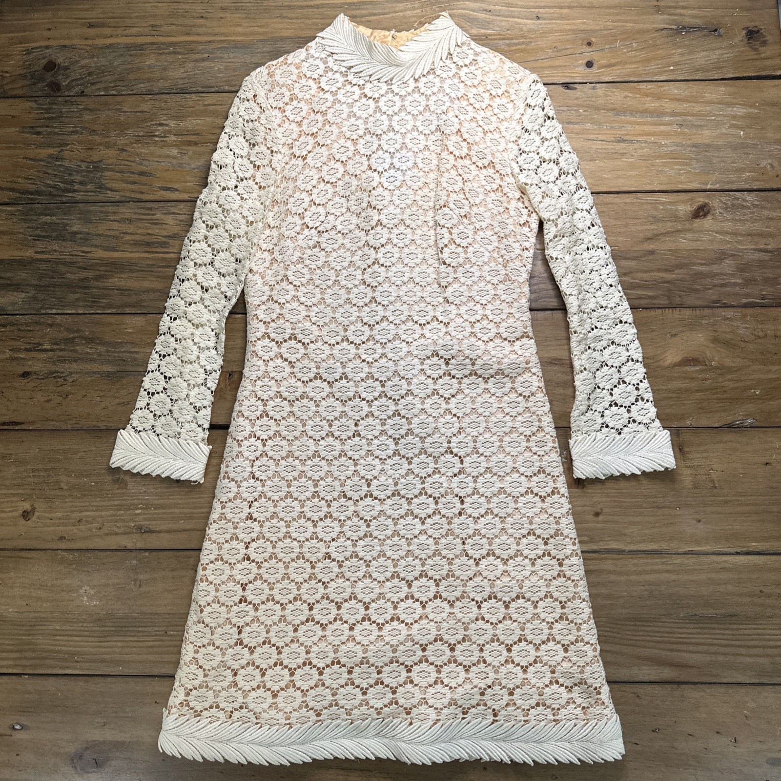 Vtg 60s ILGWU Union Made Ivory Guipure Lace Shift Dress Mock Neck Mod Bridal