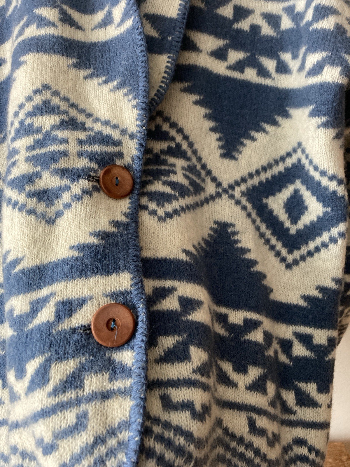 VTG Alps Fine Womens Apparel 100% Pure Wool Sweater Wood Button Cardigan Sz M US