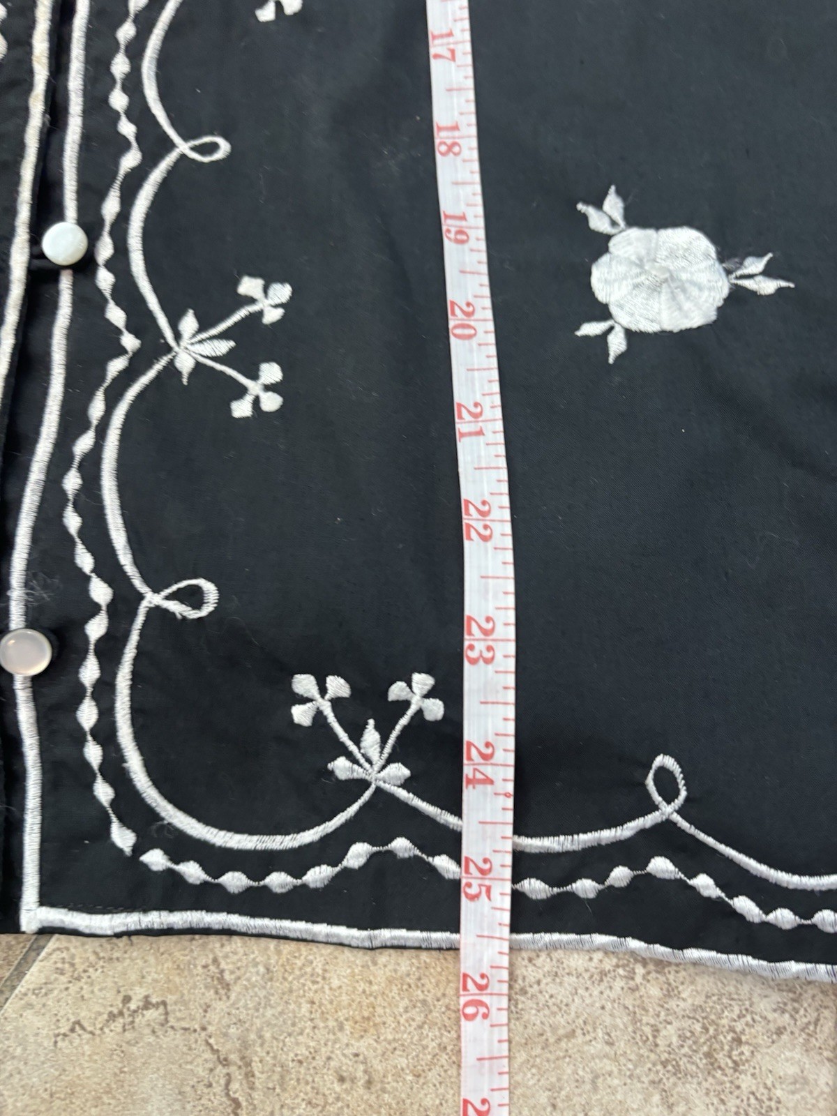 Vintage Leandra Crochet Embroidered Black White Floral Snap Jacket Boho Mandarin