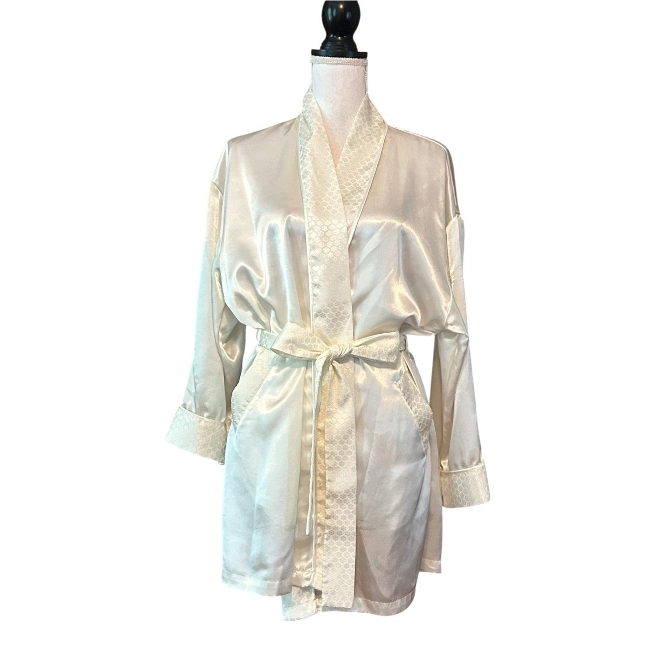 Vintage Victoria’s Secret Gold Label Wrap Belted Satin Bath Robe OS in Ivory