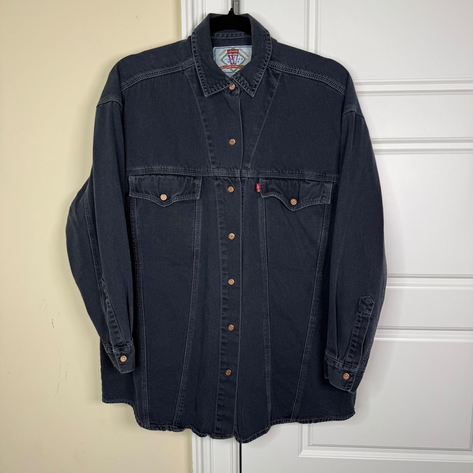 Vintage Levi’s Denim Shirt Women’s S/M Black 1994 Oversized Snap Button Western