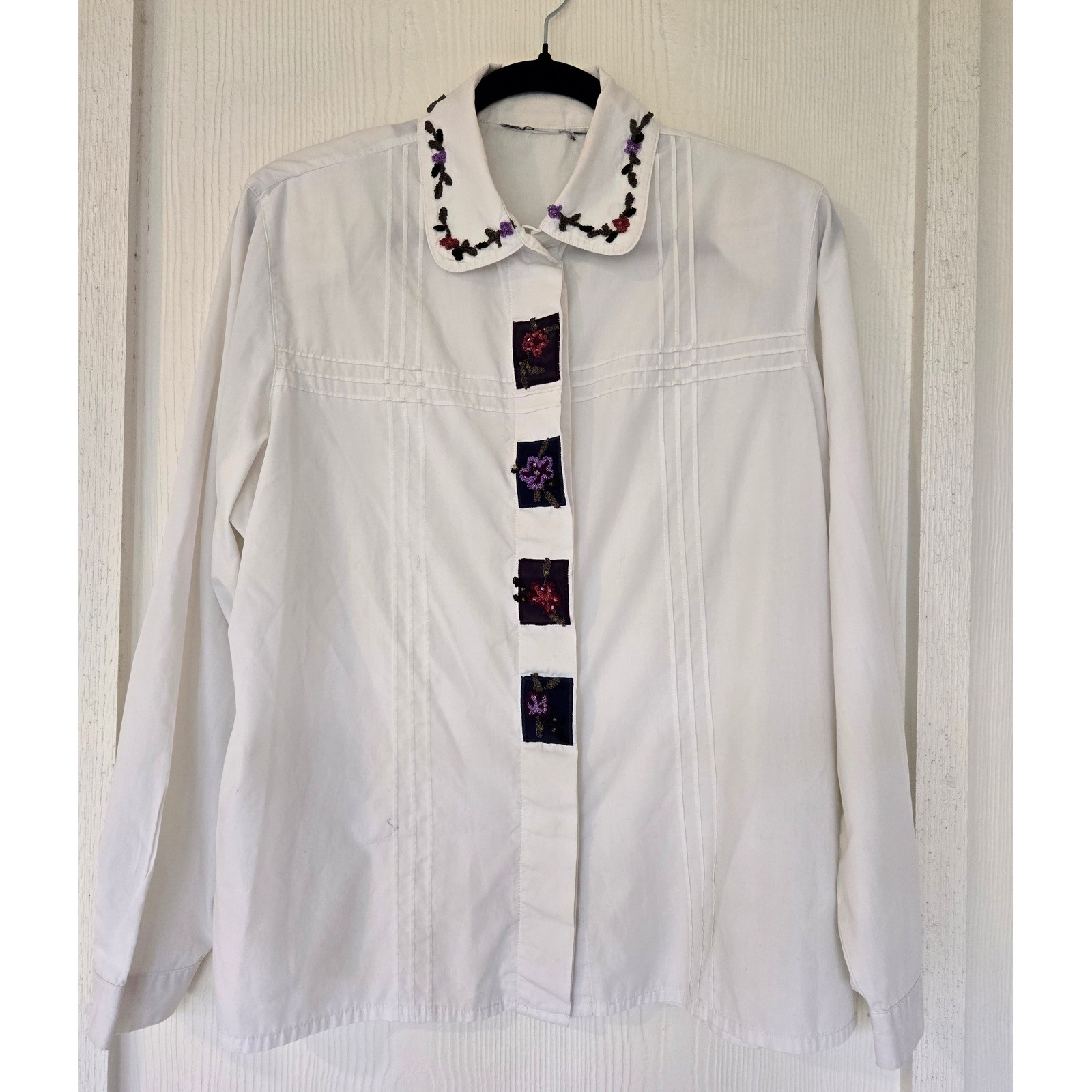 Vintage White Floral Embroidered Beaded Blouse Cottagecore Hippie Western Retro